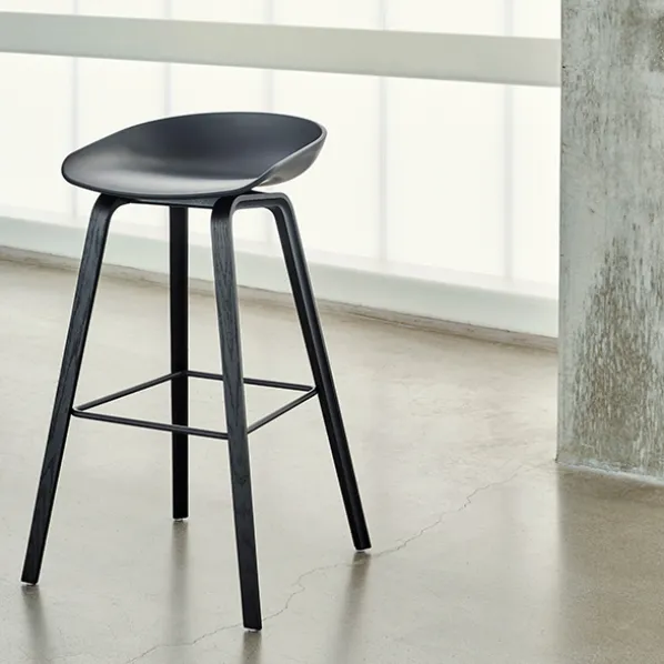 About A Stool AAS32 Barstol Lackerad Valnöt