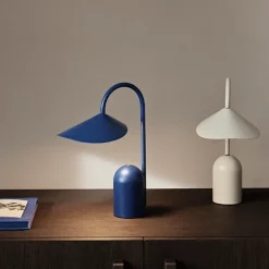 Arum Portabel Bordslampa