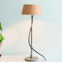 Karl 925 Bordslampa Läder Låg