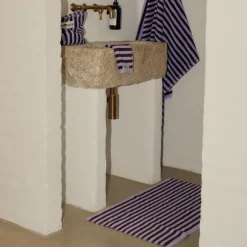 Naram Badrumsmatta Wine & Lavender Blue