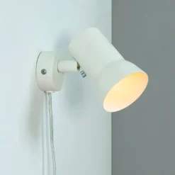 P 7 138 Vägglampa