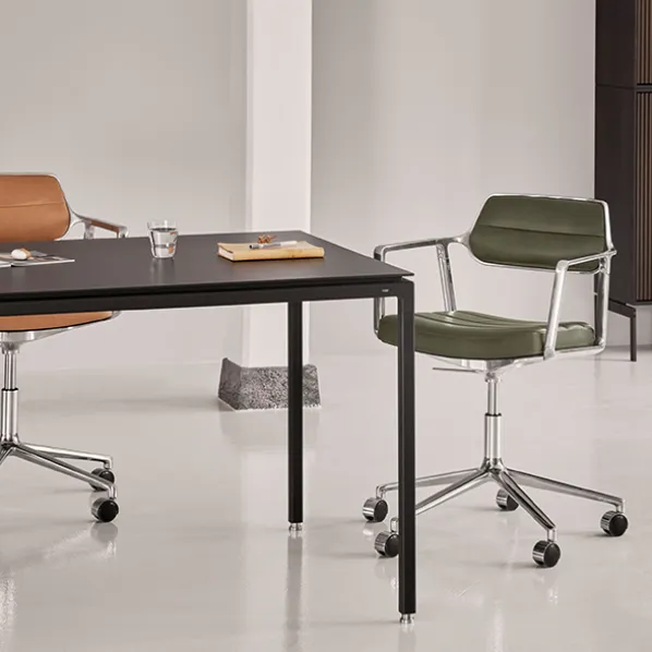 Vipp 453 + Swivel Skrivbordsstol