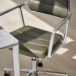 Vipp 453 + Swivel Skrivbordsstol – Utan Hjul