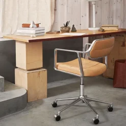 Vipp 453 + Swivel Skrivbordsstol – Utan Hjul